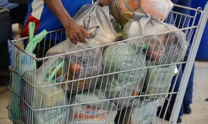(Foto: Fernando Frazão/Agência Brasil)
Alimentos puxam prévia da inflação de abril para 0,43%