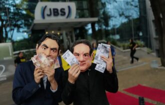 ativistas-do-greenpeace-sao-de