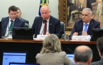 ccj-analisa-suspensao-de-acao-