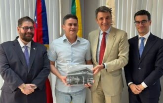 david-almeida-recebe-consules-