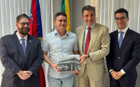david-almeida-recebe-consules-