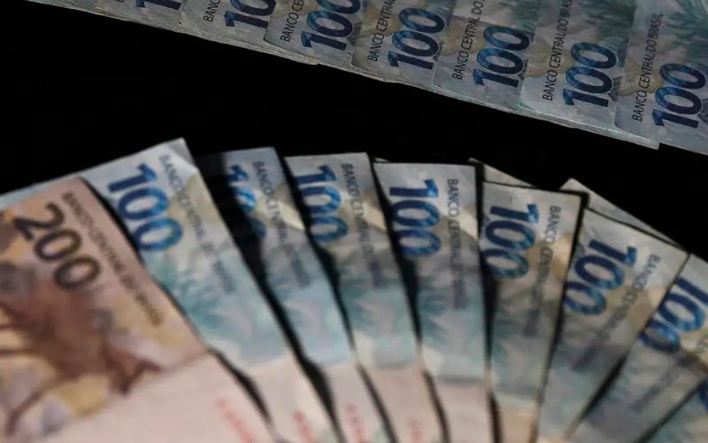 Decreto mantém restrição de R$ 121,5 bi no Orçamento até maio