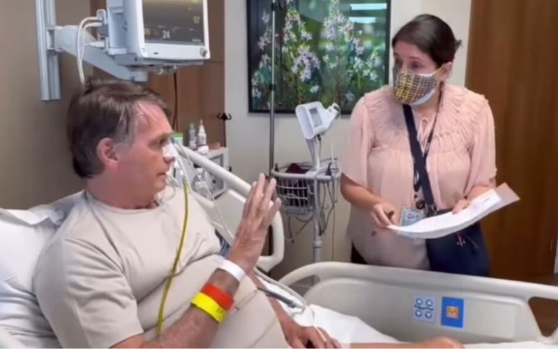 Foto: Reprodução / redes sociais Defesa de Bolsonaro contesta intimação judicial entregue em hospital