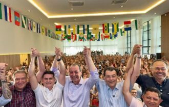 deputados-marcam-presenca-em-e