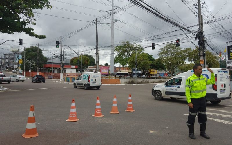 Dois tombamentos de carretas em Manaus mobilizam equipes de trânsito (Foto: Divulgação/IMMU) Dois tombamentos de carretas em Manaus mobilizam equipes de trânsito