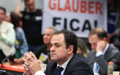 durante-protesto-glauber-braga