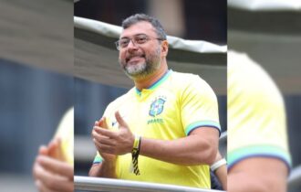 em-meio-a-polemica-da-camisa-v
