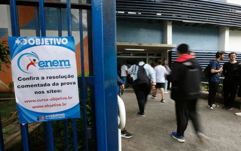 Foto: Paulo Pinto/Agência Brasil Enem 2025: Estudantes tem até sexta (2) para pedir isenção da taxa de inscrição