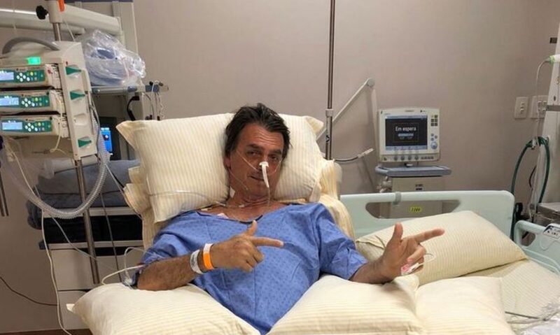 (Foto: Redes Sociais/Flávio Bolsonaro) Estado de saúde de Bolsonaro é estável após cirurgia tranquila