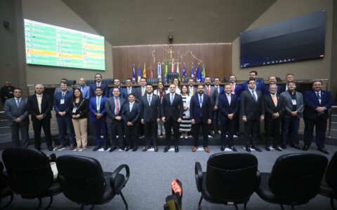 parlamento-amazonico-se-reunir