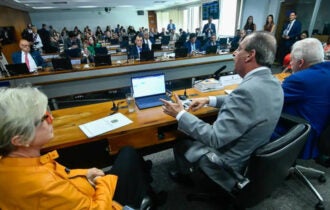 PEC do fim da reeleição para chefes do Executivo avança no Senado