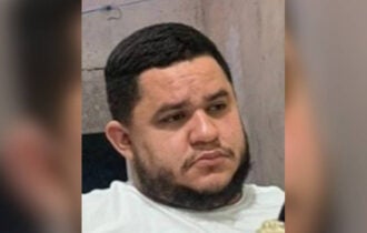 Polícia Civil divulga imagem de homem que agrediu a companheira com bebê de colo, em Manacapuru
