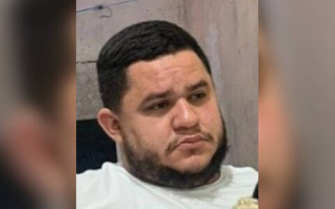Polícia Civil divulga imagem de homem que agrediu a companheira com bebê de colo, em Manacapuru