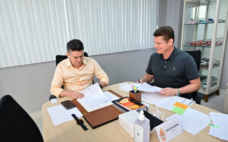 (Foto: Dhyeizo Lemos/Semcom) David Almeida anuncia reajuste salarial e unificação das datas-bases a servidores