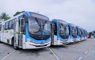 prefeito-de-manaus-ja-entregou ônibus