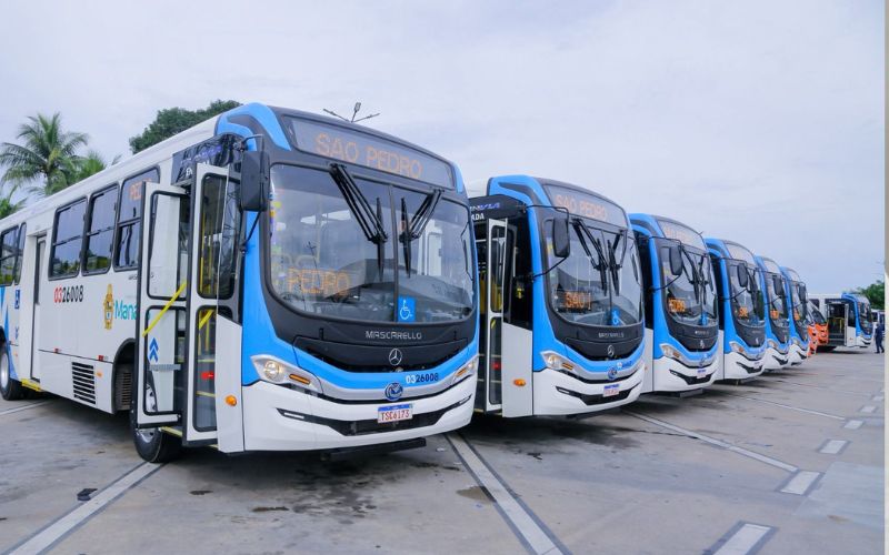 (Foto: João Viana/Semcom) Prefeito de Manaus já entregou 62 ônibus novos em 2025; meta é 120 até o fim do ano