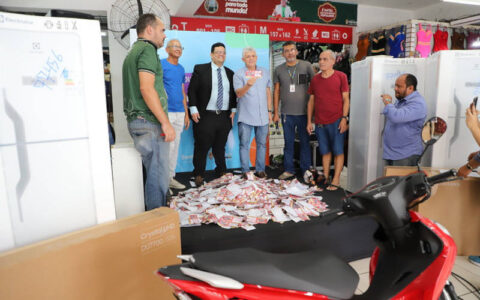 Prefeitura de Manaus movimenta galerias populares e shopping Phelippe Daou com sorteios de prêmios