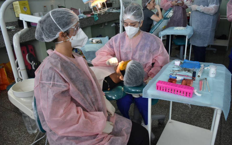 UEA divulga edital de especialização em Odontopediatria