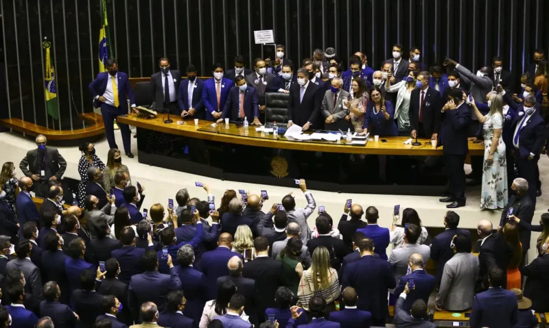 (Foto: Marcelo Camargo/Agência Brasil) Gasto crescente com emendas vai travar investimentos da União, estima governo