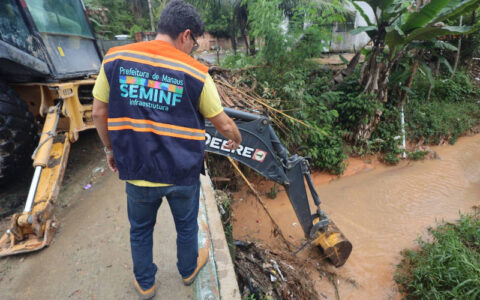 Como pronta resposta à chuva, Prefeitura de Manaus intensifica limpeza e desobstrução nas zonas Norte e Sul