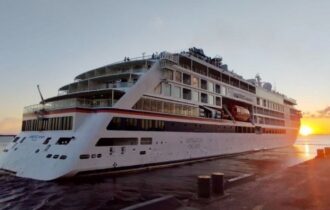 manaus-recebe-navio-hanseatic-