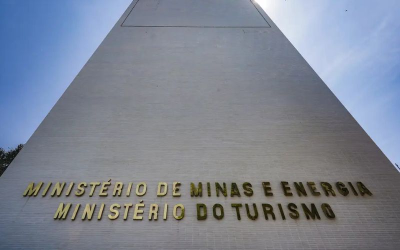 ministerio-do-turismo-cancela-