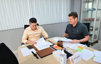 Prefeito David Almeida anuncia reajuste salarial e unificação das datas-bases para servidores municipais