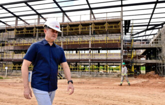 Prefeito David Almeida fiscaliza obras em Manaus e destaca modernização dos laboratórios e entrega de novas USFs