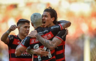 rubro-negro-goleia-em-casa-e-l