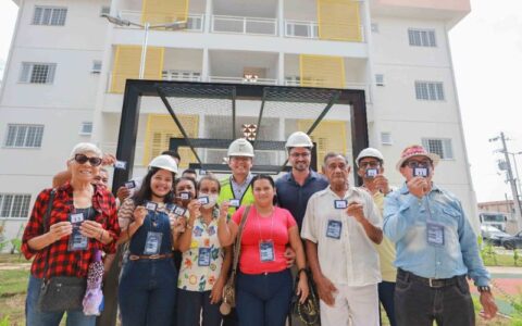 Famílias do Residencial Maués, do Prosamin+, escolhem seus apartamentos