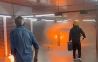 Homem ateia fogo no próprio corpo em estação de metrô