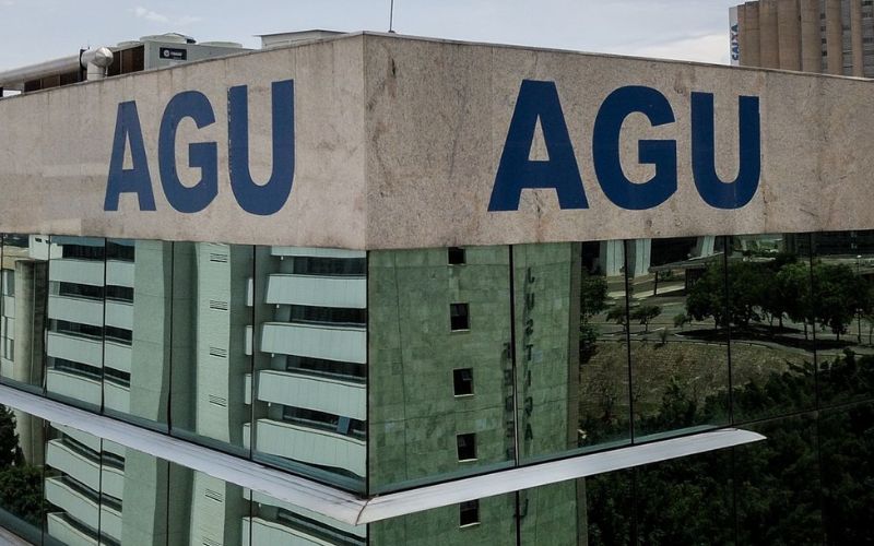 agu-pede-bloqueio-de-bens-de-m