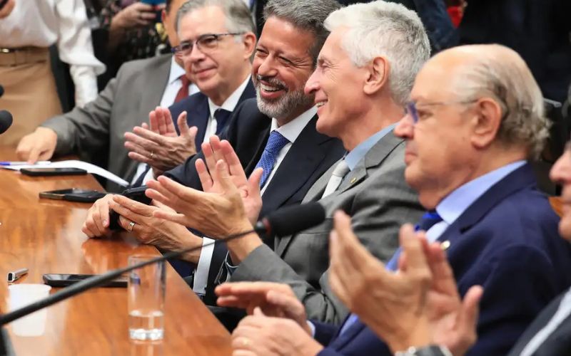 camara-instala-comissao-sobre-