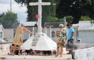 cemiterios-municipais-recebem-