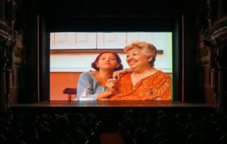 documentario-exibido-no-teatro