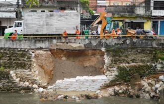 Encosta do igarapé da Av. Brasil passa por obra de contenção