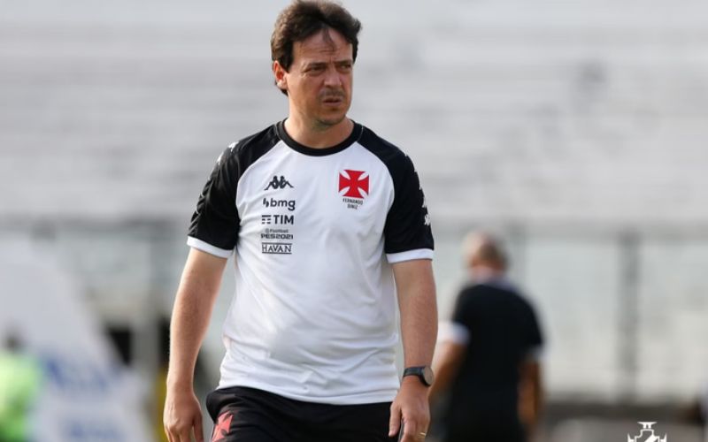 (Foto: Divulgação/Rafael Ribeiro/Vasco) Fernando Diniz é oficializado no Vasco, mas não dirige equipe diante do Vitória