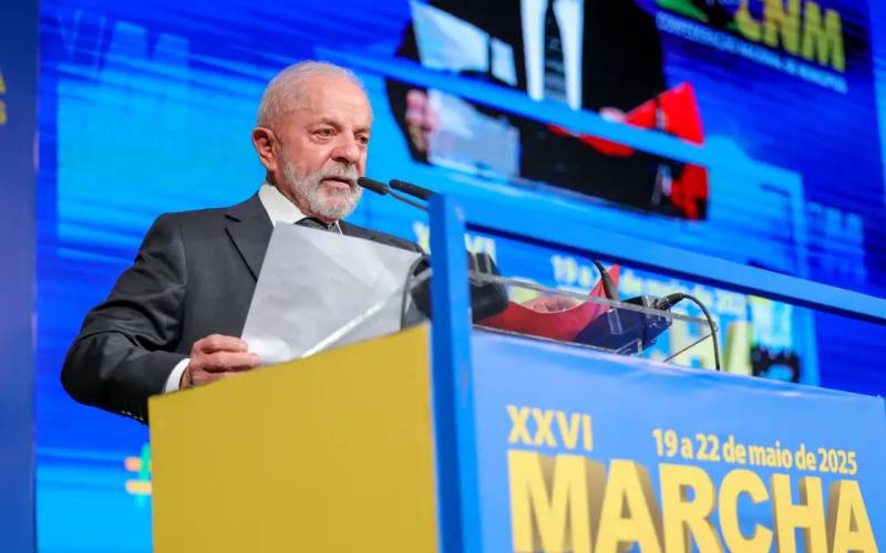 Lula lança programa Mais Especialistas em cerimônia no Planalto nesta sexta-feira