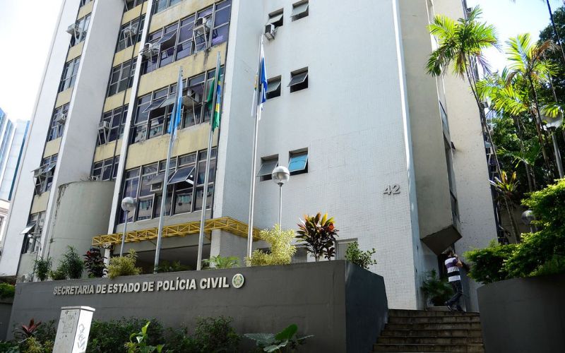 policia-faz-acao-para-prender-