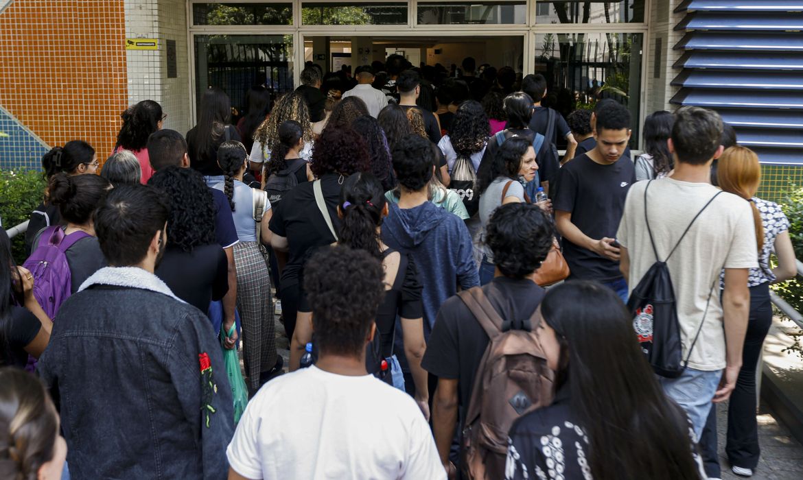 (Foto: Paulo Pinto/Agência Brasil) Senado aprova cota de 30% em concursos para negros e indígenas