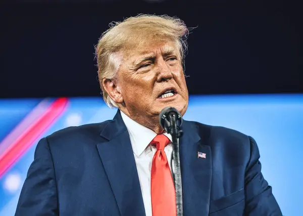 Trump vai pagar US$ 1.000 a imigrantes que deixarem o país por iniciativa própria
