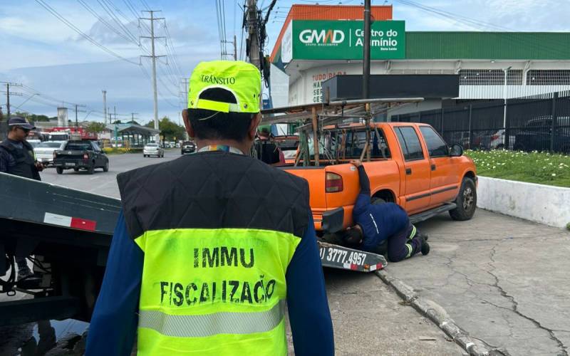 Operação ‘Transporte Legal’ e apreende veículos irregulares na zona Leste