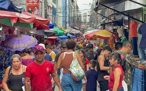 Taxa de desemprego no 1º trimestre foi de 5,7% para homens e 8,7% para mulheres, diz IBGE