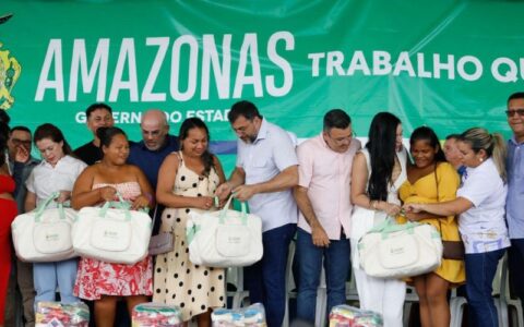 Wilson Lima destina 3,6 toneladas de alimentos à população em situação de vulnerabilidade de Barreirinha