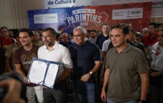 wilson-lima-assina-contrato-para-modernizar-bumbodromo-de-parintins