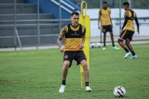 amazonas-fc-anuncia-sete-refor