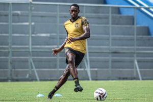 amazonas-fc-anuncia-sete-refor