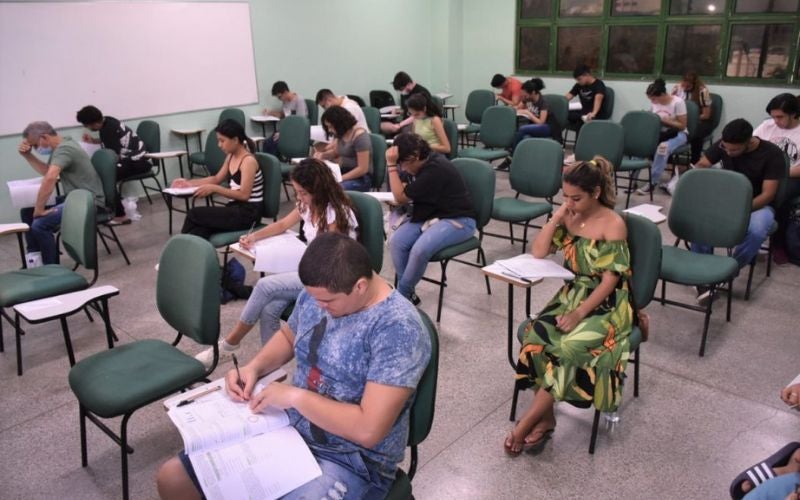 AprovENS: Últimas vagas abertas para pré-vestibular da UEA