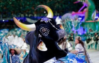 boi-caprichoso-abre-a-segunda-