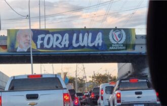 bolsonaristas-fazem-buzinaco-e